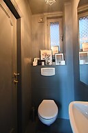 Up too 8- 10 Persons Stay in Antwerp