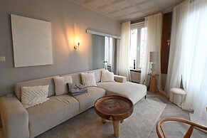 Up too 8- 10 Persons Stay in Antwerp