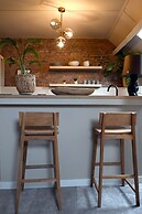 Up too 8- 10 Persons Stay in Antwerp