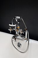 Up too 8- 10 Persons Stay in Antwerp