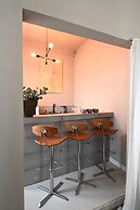 Up too 8- 10 Persons Stay in Antwerp