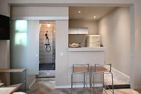 Up too 8- 10 Persons Stay in Antwerp