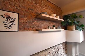 Up too 8- 10 Persons Stay in Antwerp