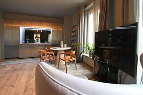 Up too 8- 10 Persons Stay in Antwerp