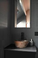 Up too 8- 10 Persons Stay in Antwerp