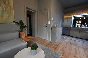 Up too 8- 10 Persons Stay in Antwerp