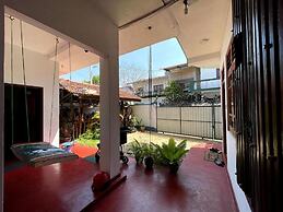 100 Step Beach White House