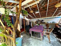 100 Step Beach White House