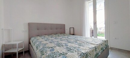 Whiteblue House con Giardino