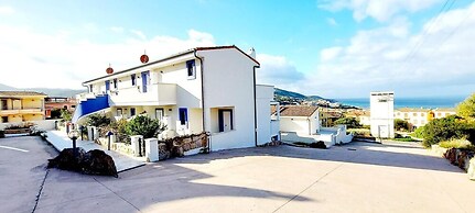 Whiteblue House con Giardino