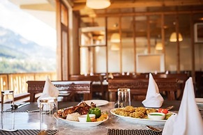 Ashapuri Village Manali - A Luxury Resort & Cottages