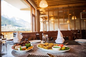 Ashapuri Village Manali - A Luxury Resort & Cottages