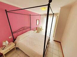 Cozy Appartment With Pool & Free Parking