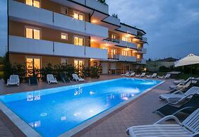 Peschiera 200m From Lake With Pool