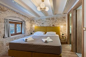 Erotokritos Luxury City Suites