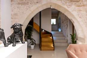 Erotokritos Luxury City Suites