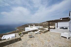 White Rock Suites & Villas