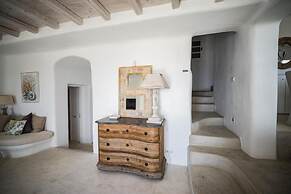 White Rock Suites & Villas