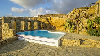 White Rock Suites & Villas