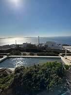 White Rock Suites & Villas