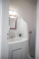 White Rock Suites & Villas