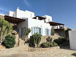 White Rock Suites & Villas