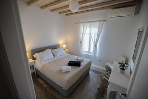 White Rock Suites & Villas