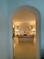 White Rock Suites & Villas