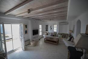 White Rock Suites & Villas