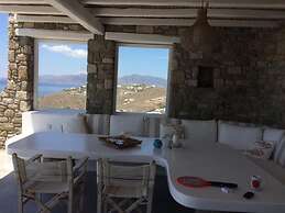 White Rock Suites & Villas