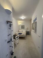 White Rock Suites & Villas