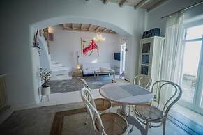 White Rock Suites & Villas