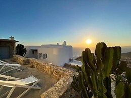 White Rock Suites & Villas