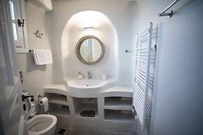 White Rock Suites & Villas