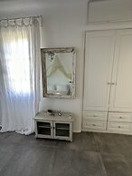 White Rock Suites & Villas