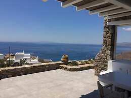 White Rock Suites & Villas