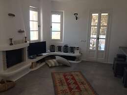 White Rock Suites & Villas