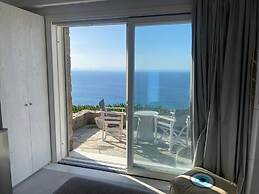 White Rock Suites & Villas