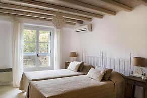 White Rock Suites & Villas