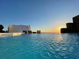 White Rock Suites & Villas