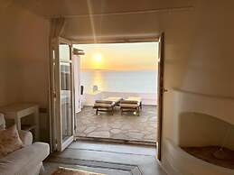 White Rock Suites & Villas