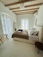 White Rock Suites & Villas