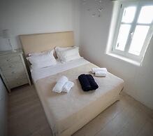 White Rock Suites & Villas