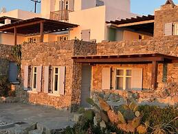 White Rock Suites & Villas