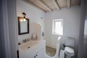 White Rock Suites & Villas