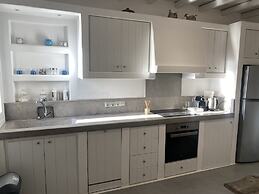 White Rock Suites & Villas