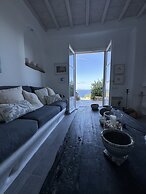 White Rock Suites & Villas