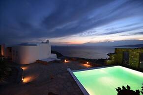 White Rock Suites & Villas