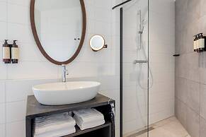 Corendon Amsterdam Schiphol Airport, a Tribute Portfolio Hotel