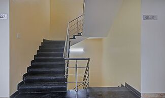 Treebo Everest Residency Tidel Park